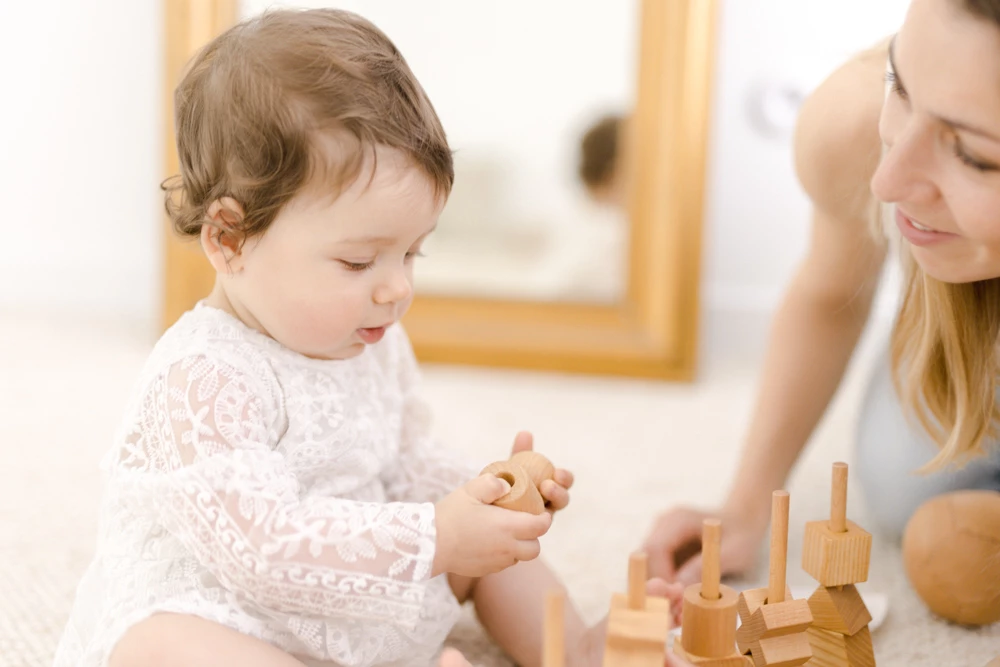 enfant bonheur jouet jouer jouer avec les enfants